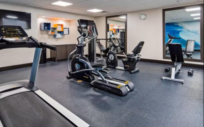 Holiday Inn Express & Suites Pasadena Houston Southeast By IHG