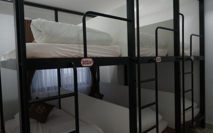 Poetic Hue Hotel