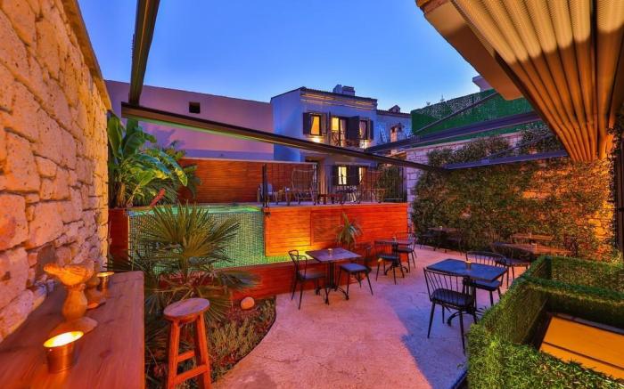 Pitoresk Otel