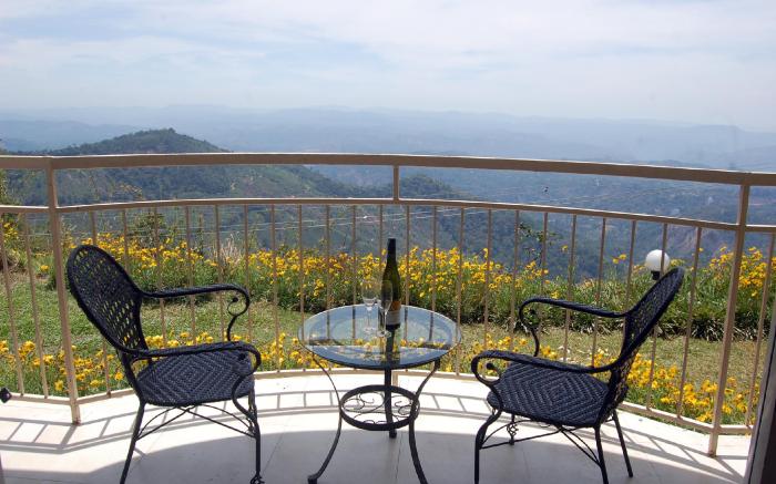 THE CLIFF RESORT