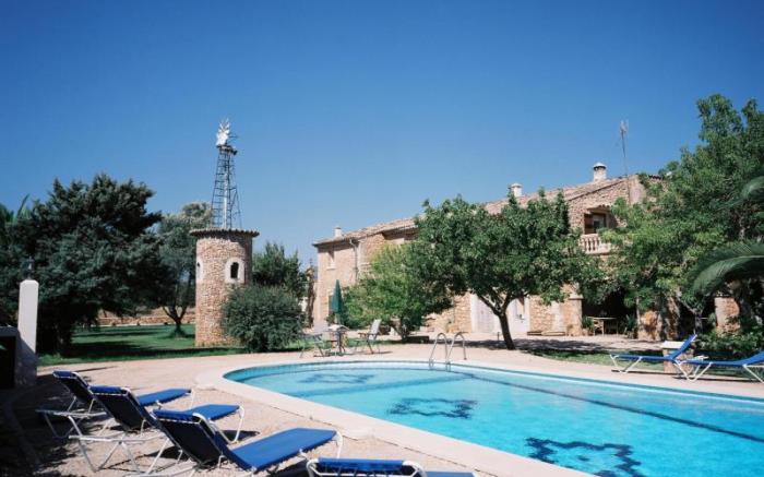 Es Quatre Cantons Hotel