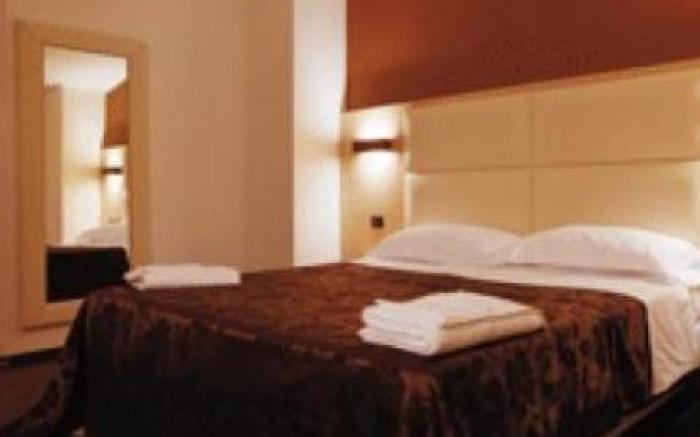 Hotel Sogni D'Oro Airport