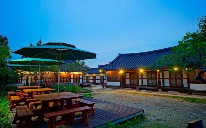 Jeonju Hanok Maeul Dongrakwon Hanok Hotel