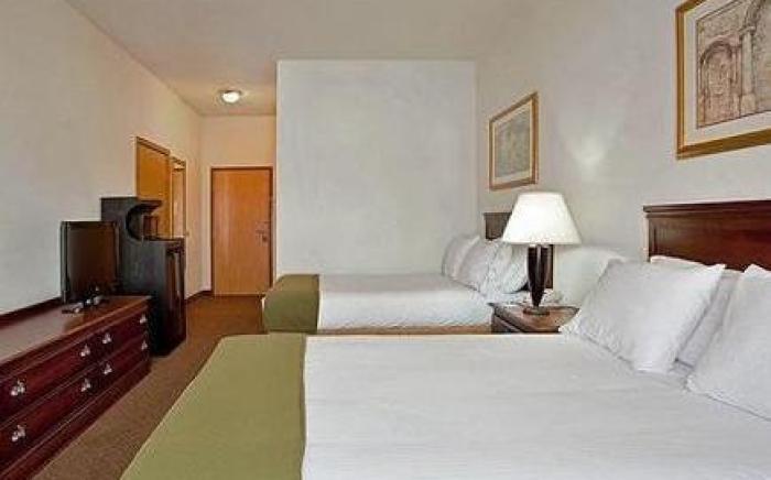 Holiday Inn Express Rochelle By IHG