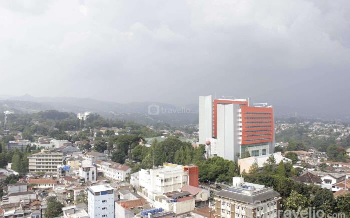 Favorable 1BR Apartment at Parahyangan Residence near UNPAR By Travelio
