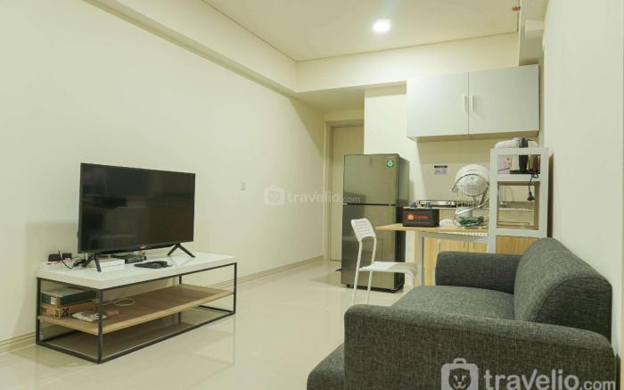 Brand New and Modern 2BR Meikarta Apartment By Travelio