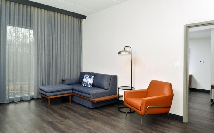 Courtyard by Marriott Raleigh Cary/Crossroads