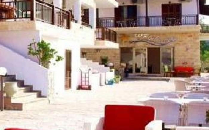 Avra Hotel