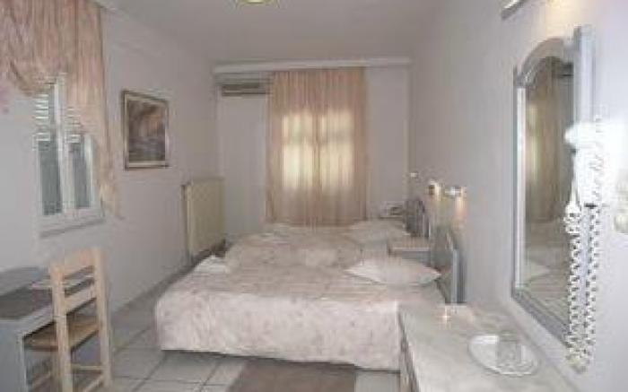 King Thiras Hotel