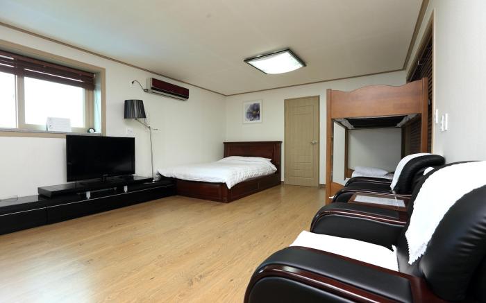 Jeju Ophirhouse Pension