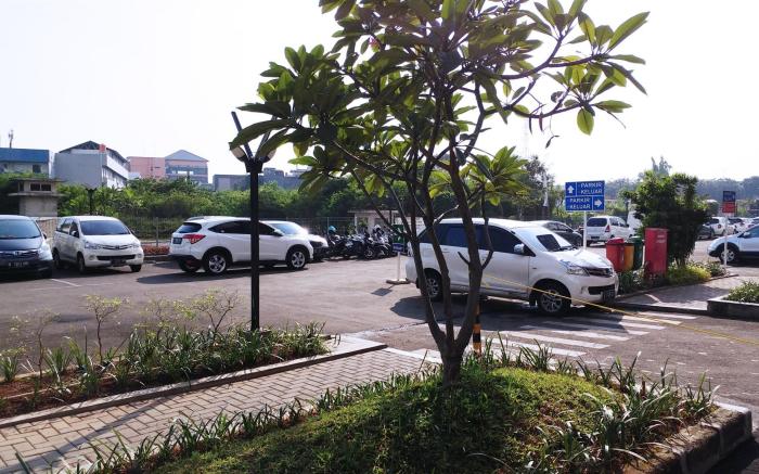 Apartment 2BR at Green Pramuka City By Travelio