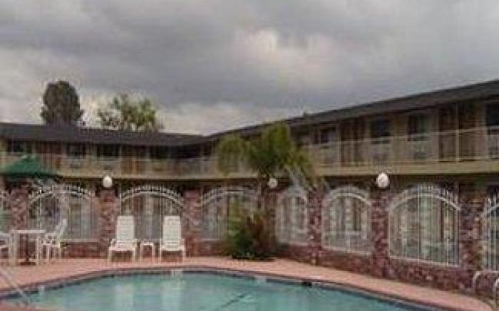 Sunset Inn Lake Oroville