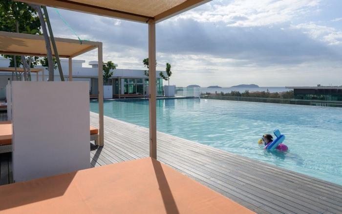LSS Home stay @ Sutera Avenue Infinity pool 5 pax