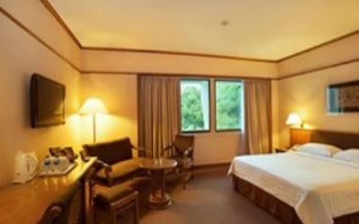 Elmi Hotel