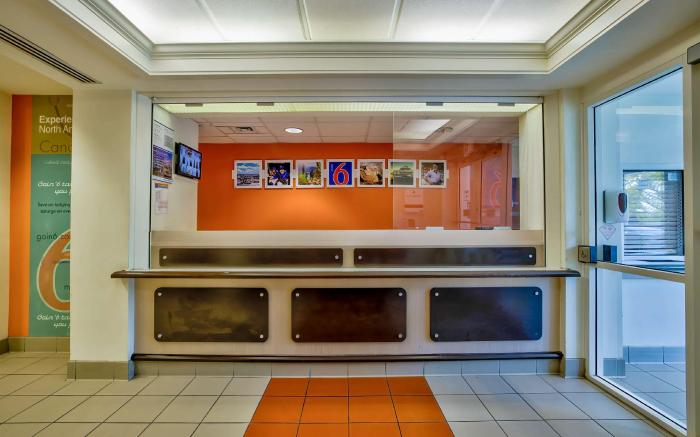 Motel 6 Burlington, ON - Toronto West - Oakville