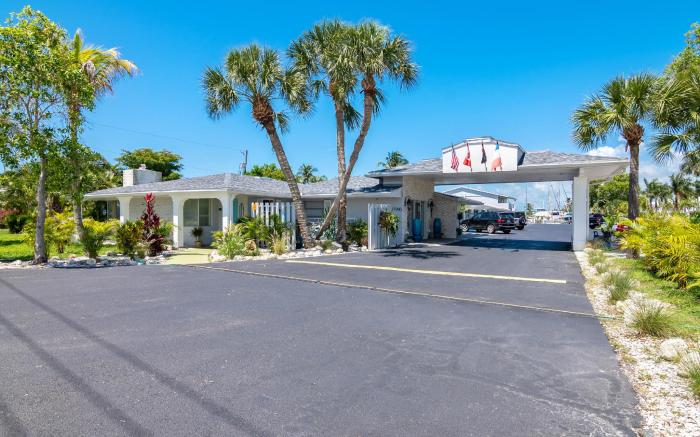 Latitude 26 Waterfront Boutique Resort - Fort Myers Beach