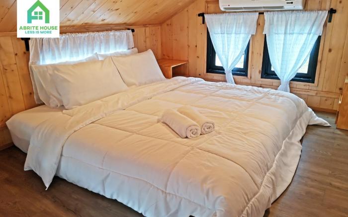 Tiny house on Koh Lanta only 2 minutes walk to the beach