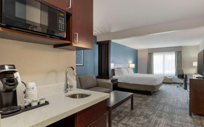 Best Western Watertown Inn and Suites