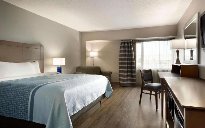 Travelodge by Wyndham Saskatoon