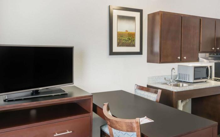 Hawthorn Extended Stay by Wyndham Midland