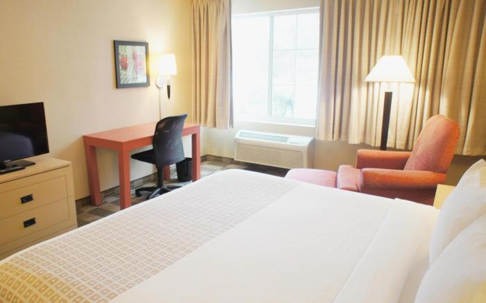 Baymont by Wyndham White Plains - Elmsford