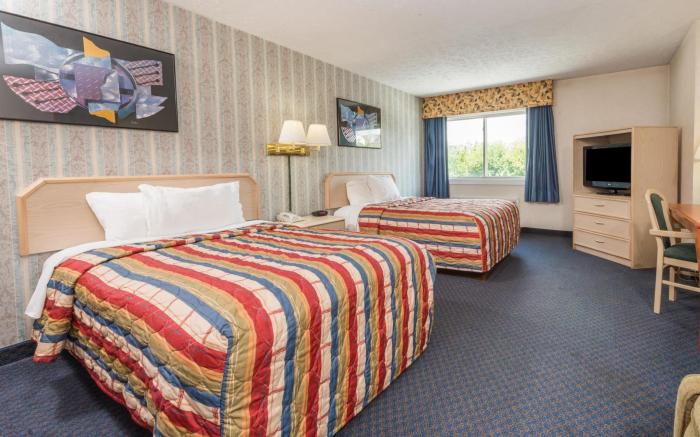 Days Inn by Wyndham Columbus IN