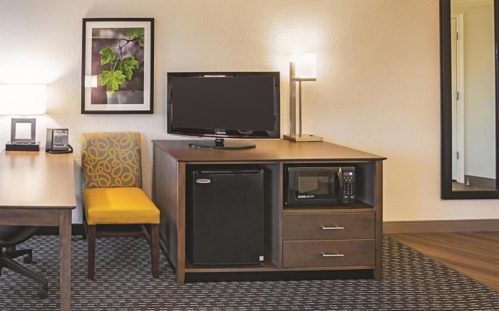 La Quinta Inn & Suites by Wyndham Fort Worth North