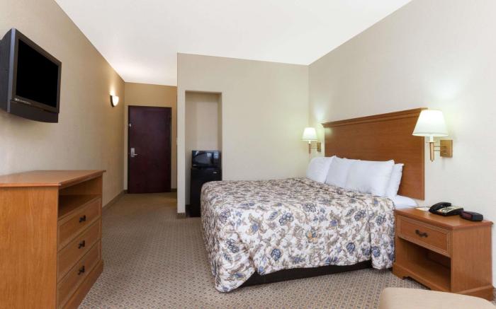 Days Inn by Wyndham San Antonio at Palo Alto