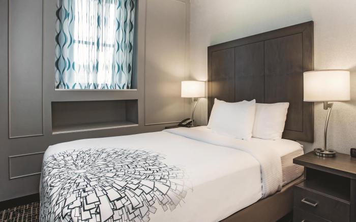 La Quinta Inn & Suites by Wyndham Inner Harbor Downtown