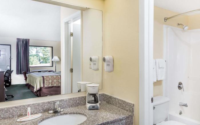 Days Inn by Wyndham Enterprise