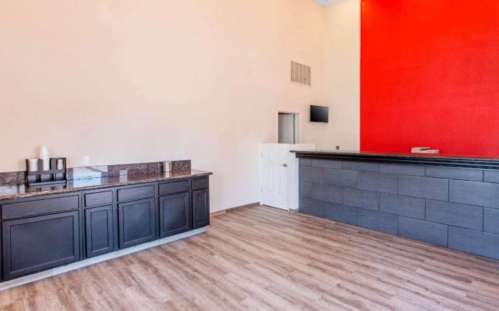 Baymont by Wyndham Bakersfield