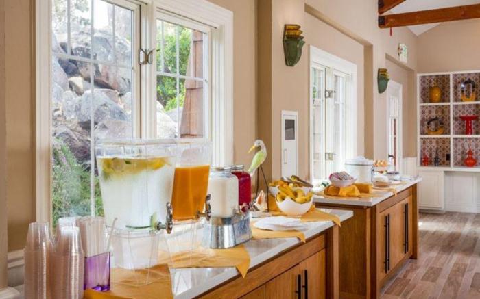 Lighthouse Lodge & Cottages