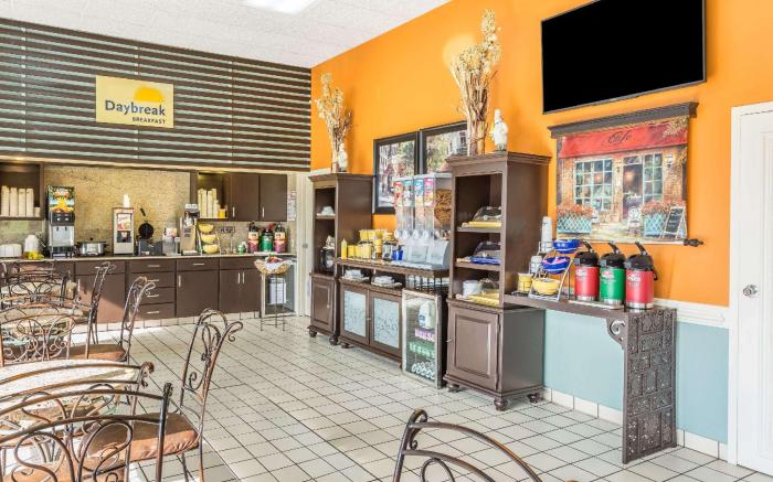 Days Inn by Wyndham Lake Park/Valdosta