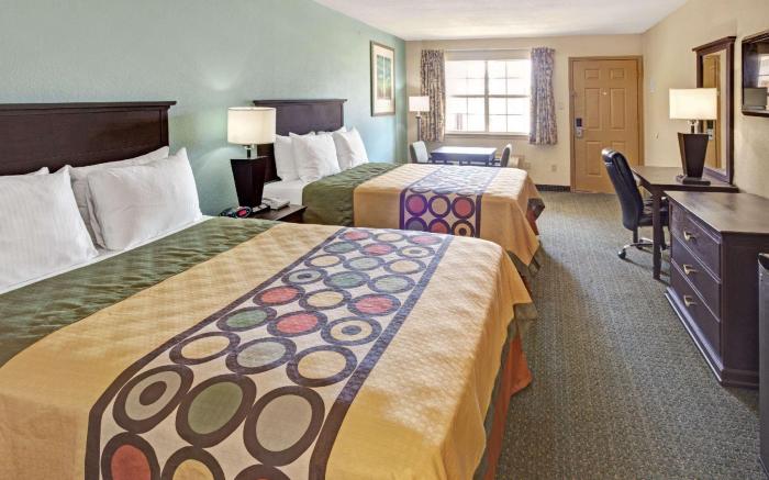 Super 8 By Wyndham Dallas East