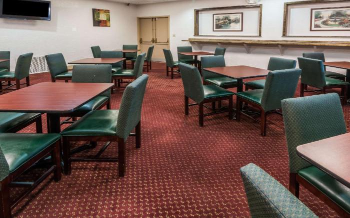 Days Inn by Wyndham Columbus North
