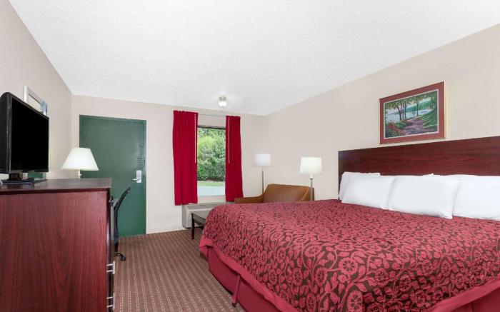 Days Inn by Wyndham Columbia NE Fort Jackson