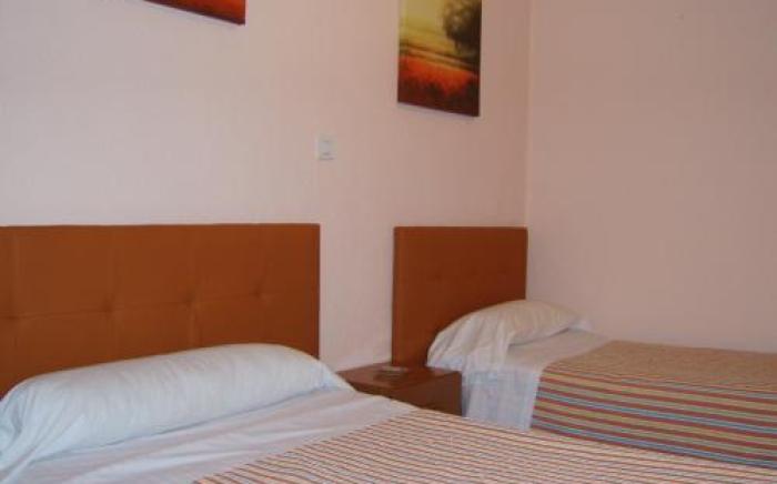 Pension LF - No Fumadores - Sin Ascensor