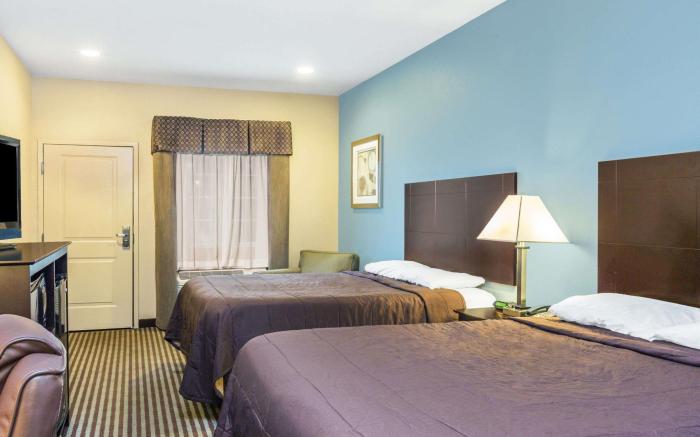 Super 8 By Wyndham Center