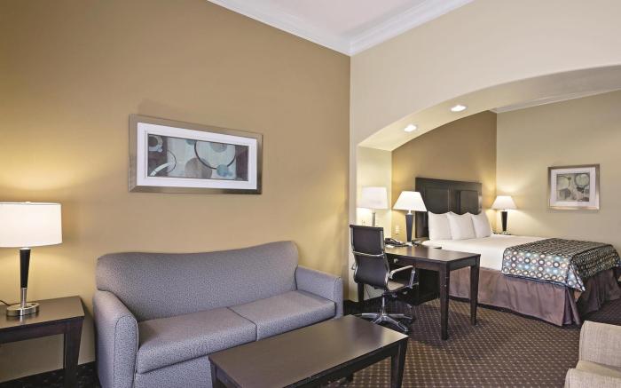 La Quinta Inn & Suites by Wyndham Houston New Caney