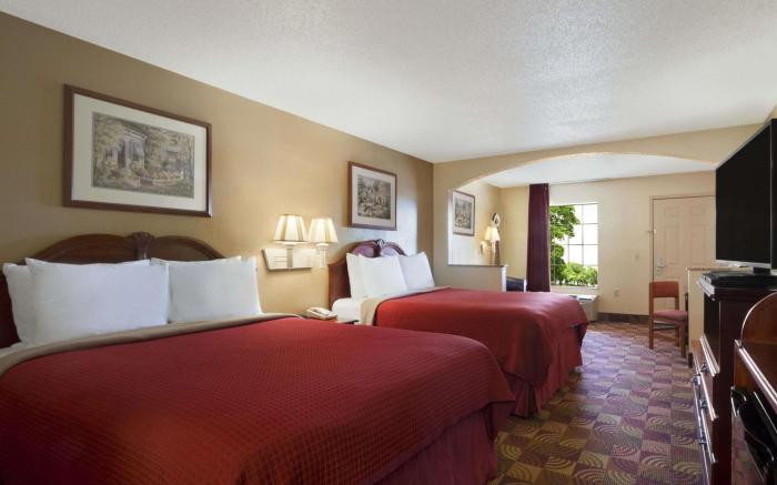 Days Inn & Suites by Wyndham Tuscaloosa - Univ. of Alabama