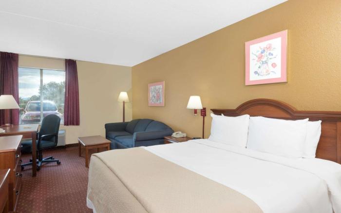 Days Inn by Wyndham Carlisle South