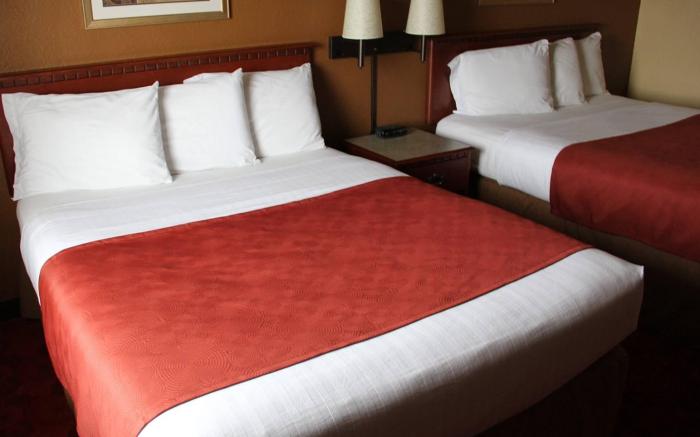 AmericInn by Wyndham West Bend