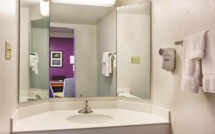Travelodge by Wyndham Houston Cy-Fair