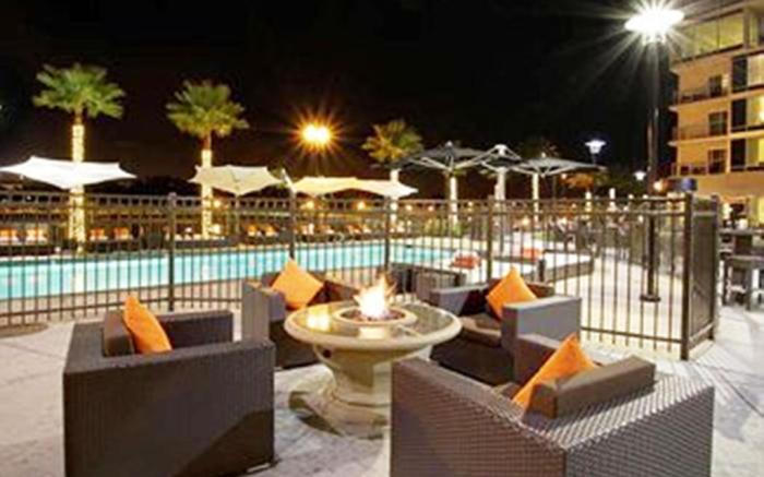 University Plaza Waterfront Hotel