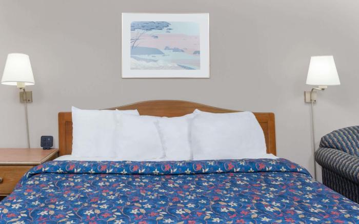 Days Inn by Wyndham Seguin TX