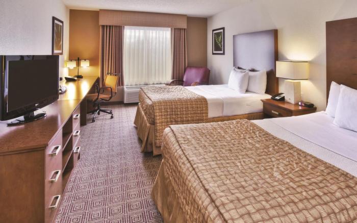 La Quinta Inn & Suites by Wyndham Danbury