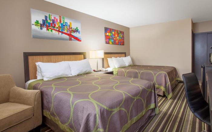 Howard Johnson by Wyndham Winnipeg West