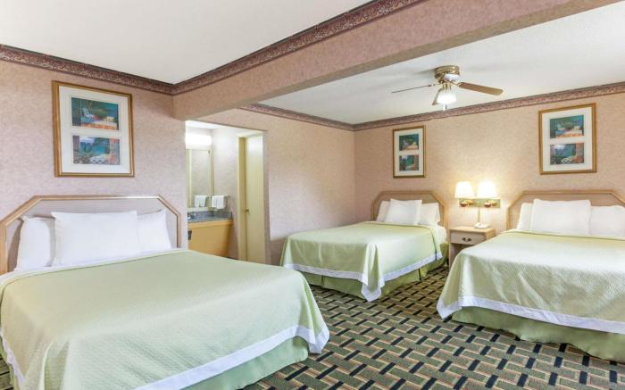 Days Inn by Wyndham Holladay
