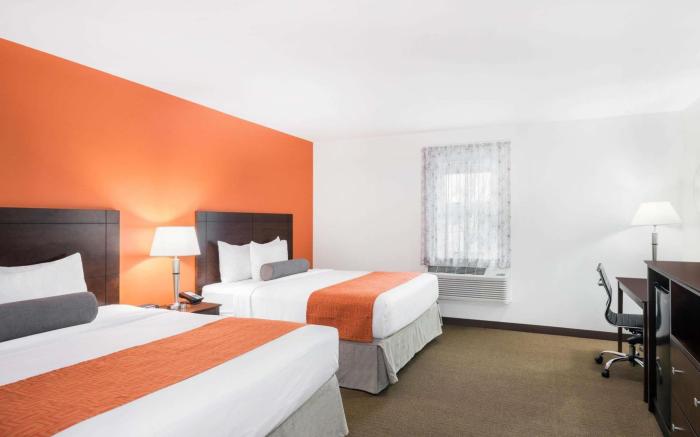 Howard Johnson by Wyndham Quincy