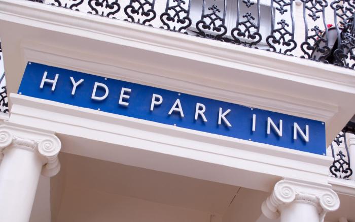Smart Hyde Park Inn Hostel